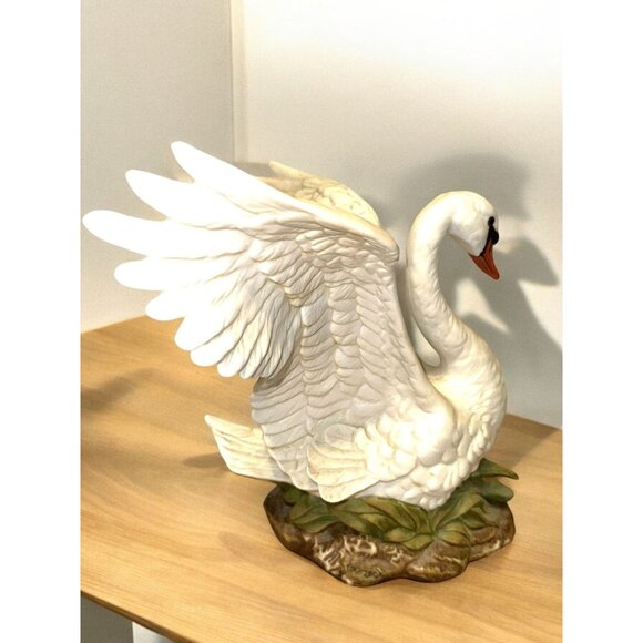 Homco White Swan Porcelain Figurine - Picture 7 of 12